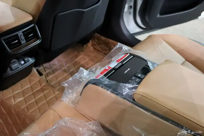 لكزس ES350 فئة CC موديل 2025 عداد1500 كم خليجي بسعر 220.000 12