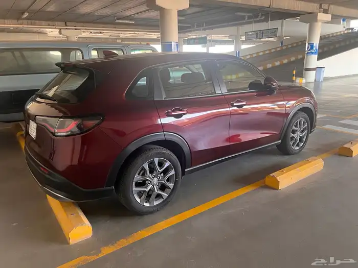 Honda Zrv lx 2023 ممشي 8000فقط 2