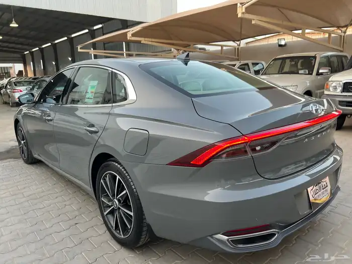 ازيرا 2023 سمارت 6سلندر نظيف جدا لدى قمة الاطلال 21