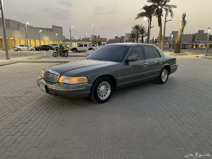 كراون فكتوريا مخزن او البدل بدل مناسب او لوحة رقم فردي 5