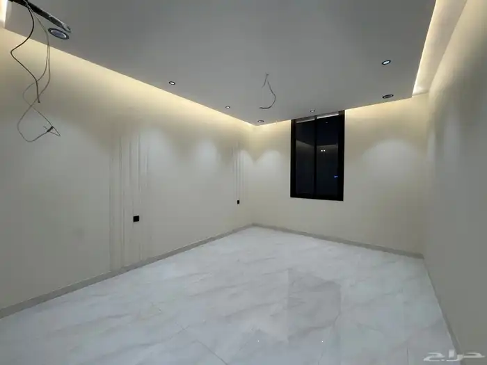 للبيع فيلا دورين وملحق في حي النواريه تشطيب vip 8