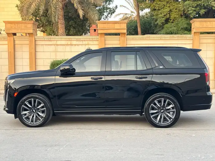 اسكاليد 23 قصير 600 بلاك اديشن 2