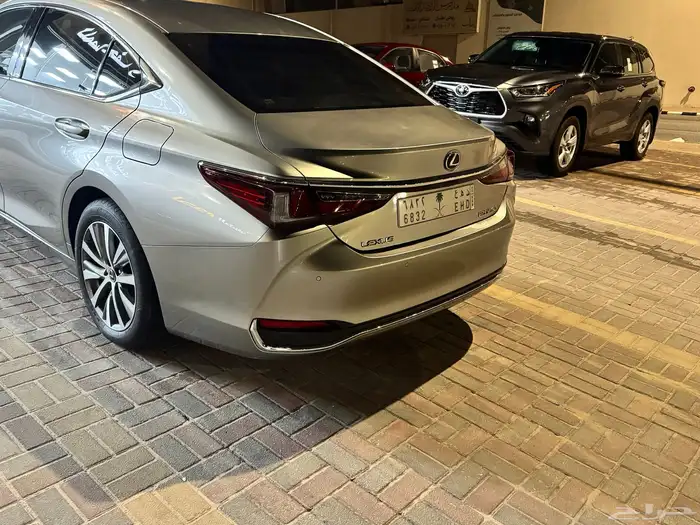 لكزس ES 250 2021 2