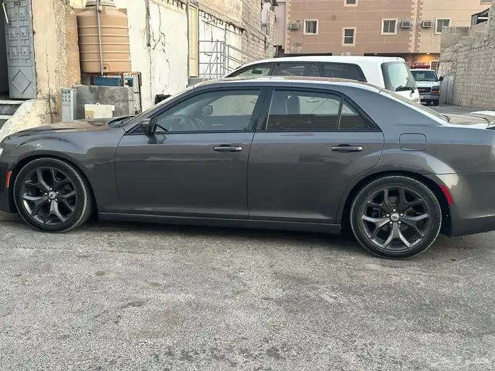 كرايزلر 30