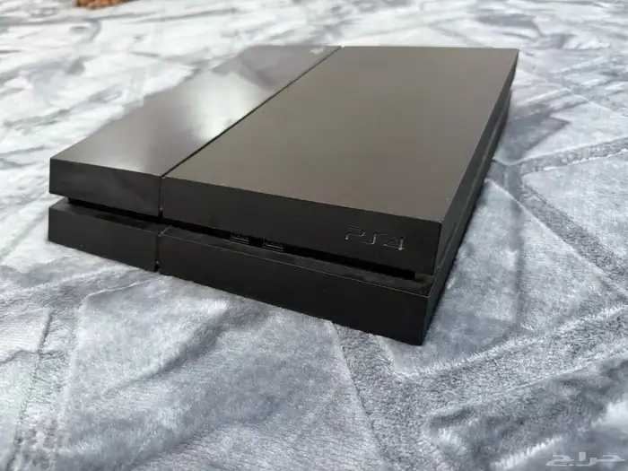 سوني 4 نظيف مع اربع اللعاب قويه 2