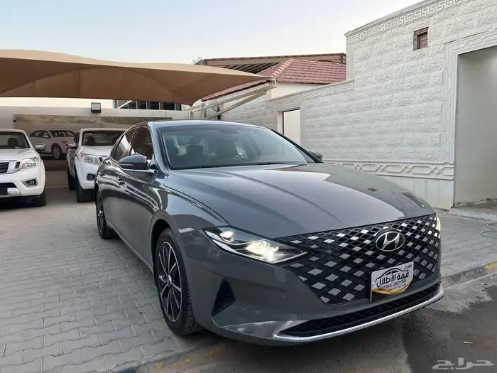 ازيرا 2023 سمارت 6سلندر نظيف جدا لدى قمة الاطلال 1