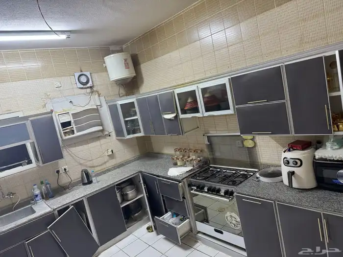 اثاث مكيفات ومطابخ ونوم نوم ومساند للبيع 0