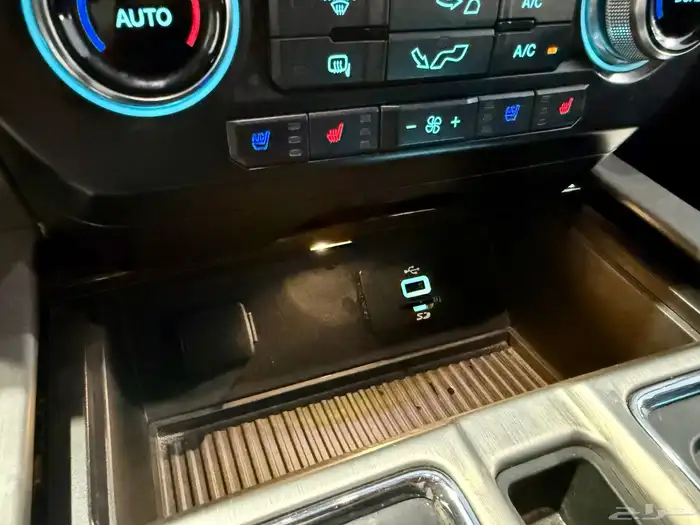 فورد F-150 بلاتنيوم مخزن شبة جديد 22