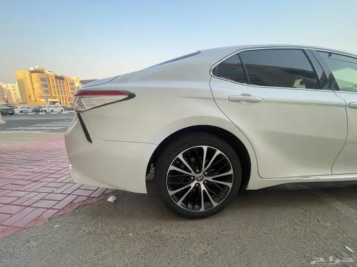 كامري سته سلندر SE ماشيه 335الف للبيع نظيفه شرط 9