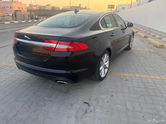 جاكوار XF 4