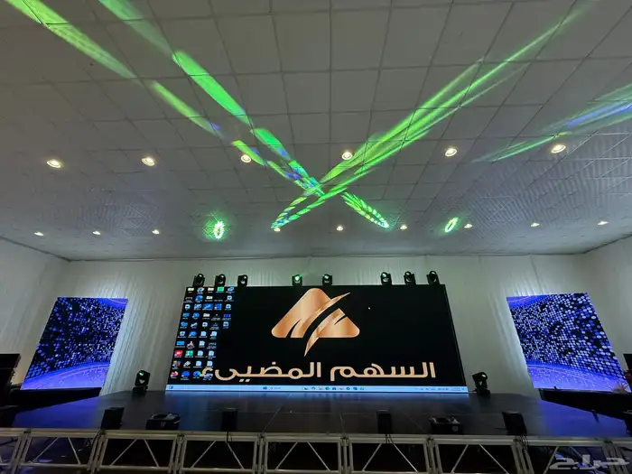 للبيع شاشة ليد p3 ان دور 40 متر بكامل اغراضها 13