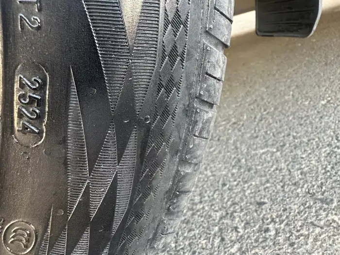 للبيع كفرات نظيف جدا  مقاس 235 -55-19 2