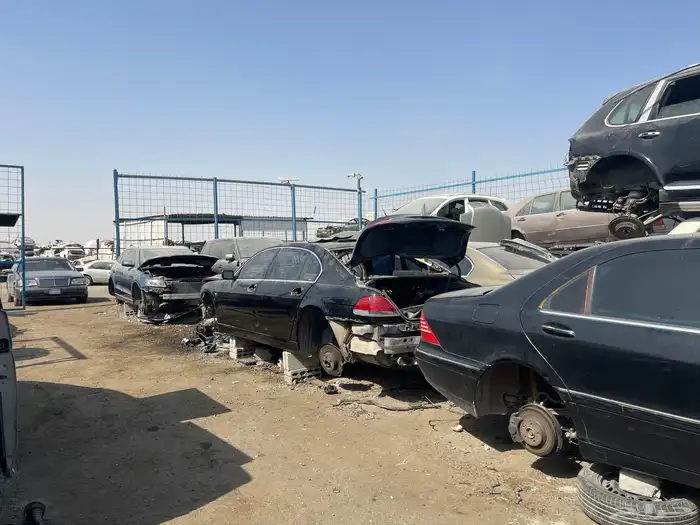 متخصص فى شراء السيارات تشليح وبيع قطع غيار سيارات مرسيدس 2