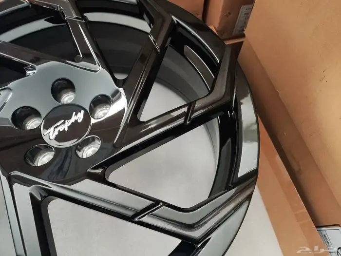 جنوط مصممة حسب الطلب لتركب على الMG mg6 16