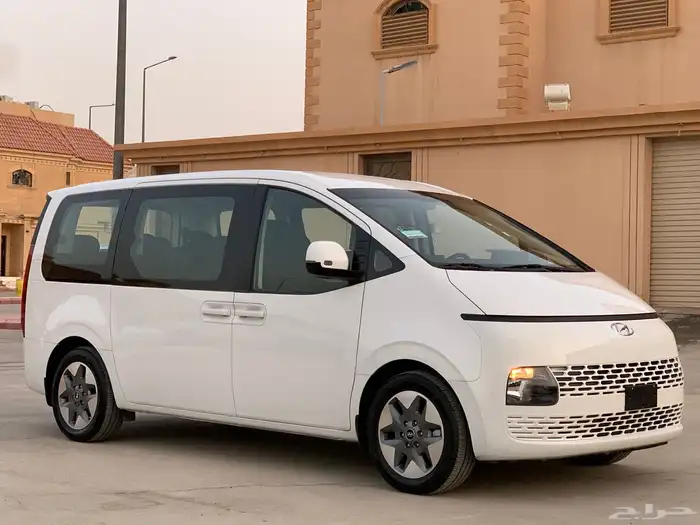 هيونداي ستاريا 2024 شبه جديد 2