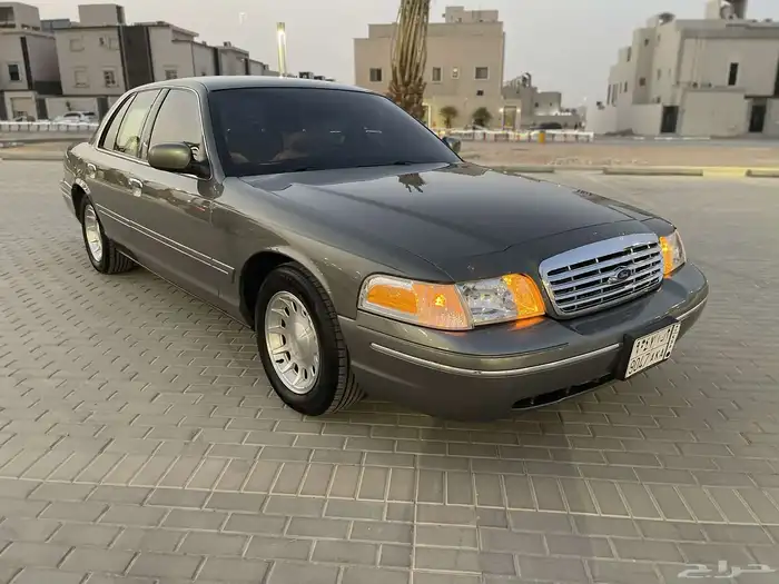 كراون فكتوريا مخزن او البدل بدل مناسب او لوحة رقم فردي 9