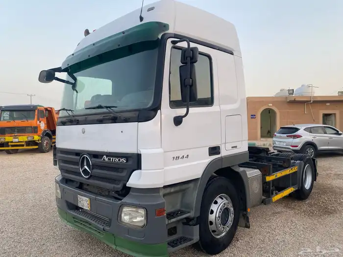 للبيع راس أكتروس 2008 نقل عام 0