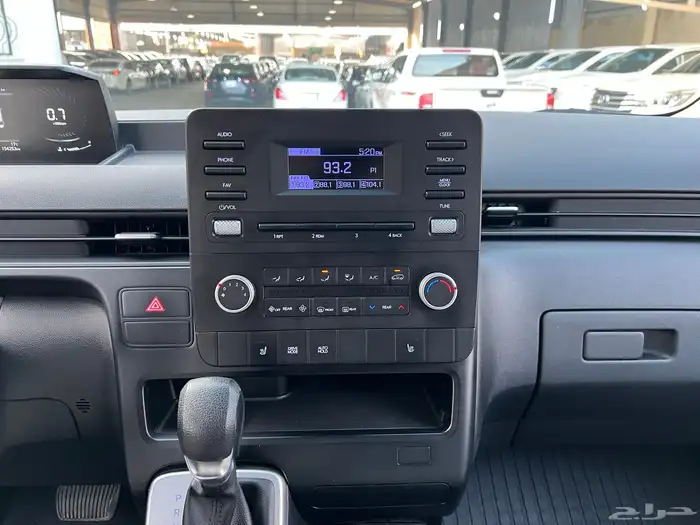 ستاريا 2022 ديزل 11 راكب نظيف جدا لدى قمة الاطلال 40