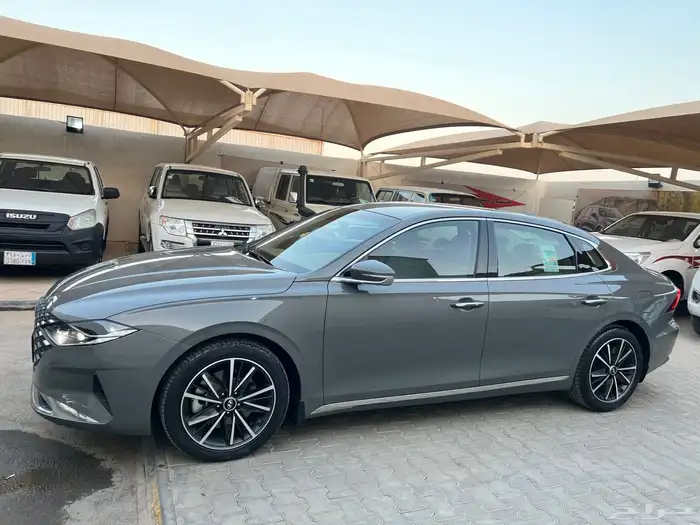 ازيرا 2023 سمارت 6سلندر نظيف جدا لدى قمة الاطلال 28