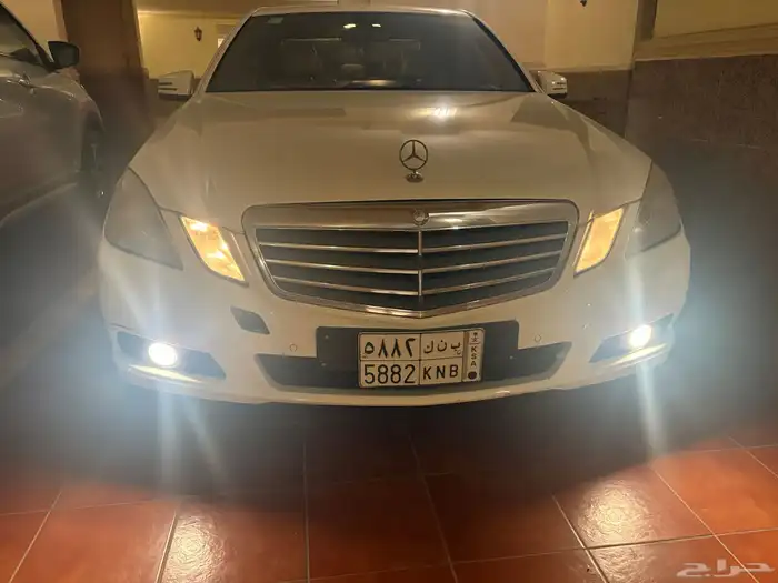 مرسيدس E200 2010 11