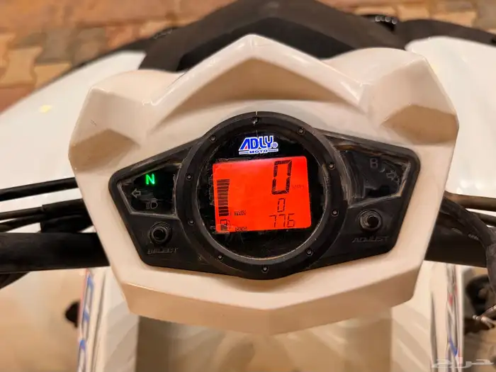 للبيع دباب أدلي حجم 400 8