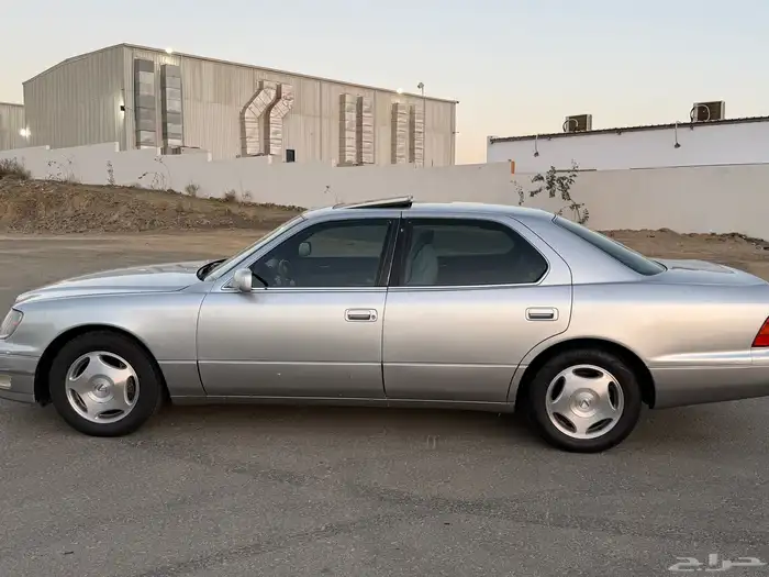 لكزس LS400 8