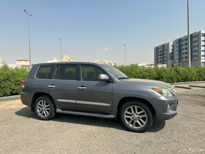 لكزس LX570 عداد قليل 6