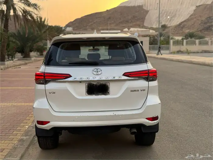 فورتشنر 2016 بدي وكاله 6سلندر اول مالك VX2شنطه كهرب 2