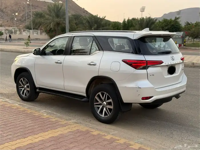 فورتشنر 2016 بدي وكاله 6سلندر اول مالك VX2شنطه كهرب 5