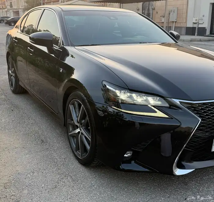للبيع لكزس GS F 2017 مالك أول نظييف 9