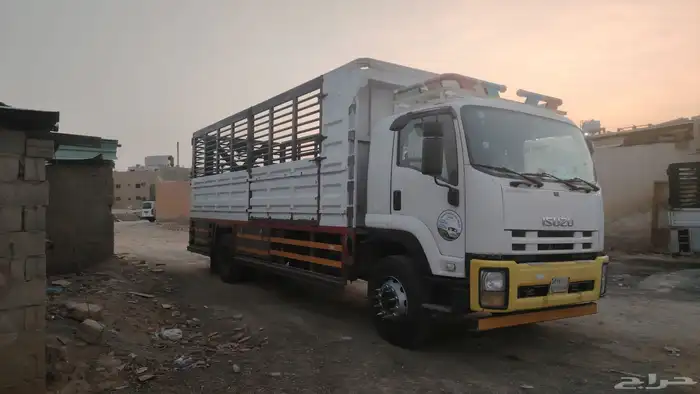 عندي لوري سبع ونص مشور اي مكان سعر مناسب 0