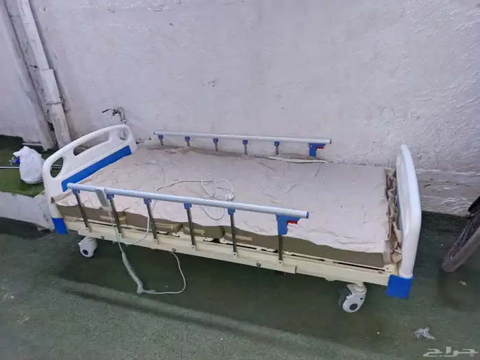 سرير مرضى شبة جديد بقرطيسة استخدام اسبوع فقط 0