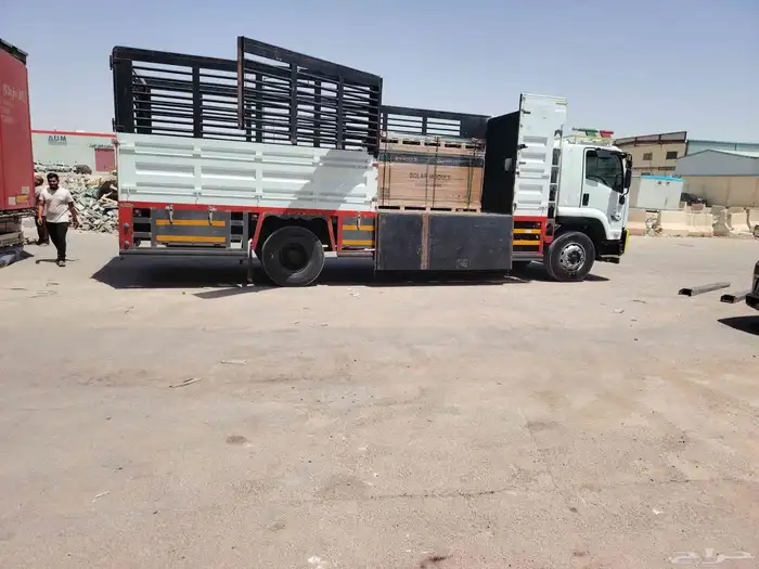 عندي لوري سبع ونص مشور اي مكان سعر مناسب 1