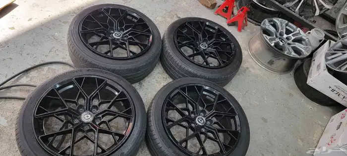 جنوط رياضيه مستخدم نضيف معا كفرات شبه جديد مقاس 19 و18 0