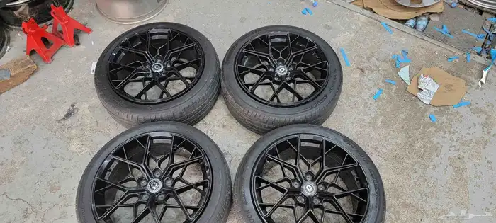 جنوط رياضيه مستخدم نضيف معا كفرات شبه جديد مقاس 19 و18 3