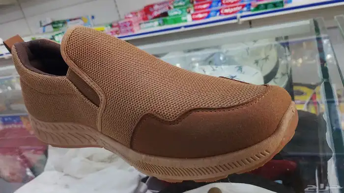 نعول سين  لون اسود و لون اربهع لون تاني موجود 1