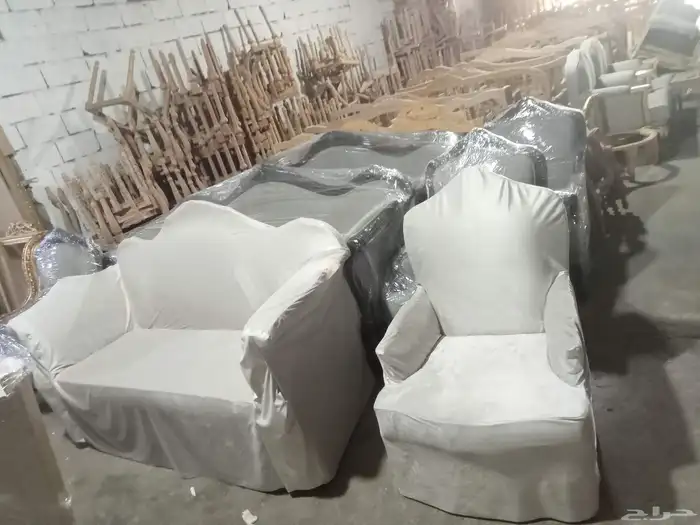 تنجيد وتجديد ويوجد تفصيل الكسوه حفاظا علي الكتب من الأتربة 0