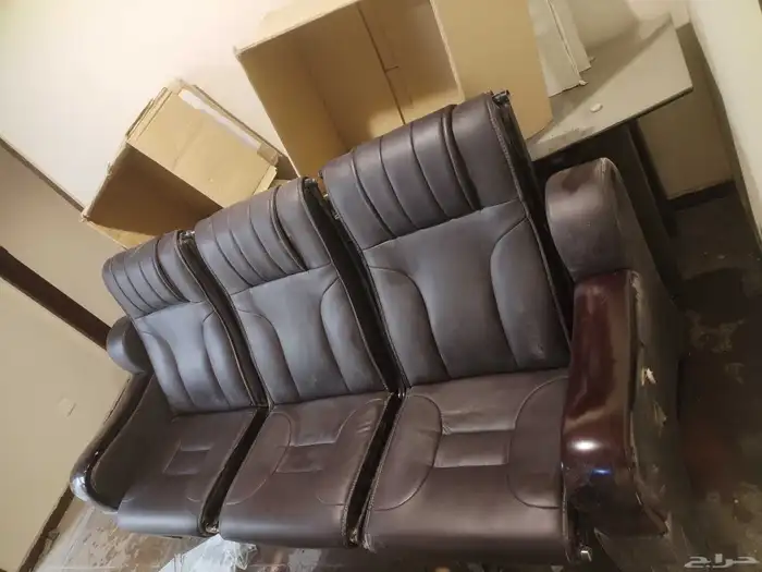 مكتب نظيف شبه جديد علي السوم 0