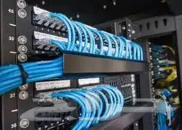 فني .تمديد كيبل الشبكة و ألياف بصرية تركيب مقويات شبكة الانت 2