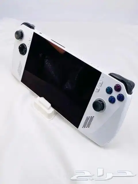 جهاز العاب محمول نظيف معه كرتونه والشاحن 0