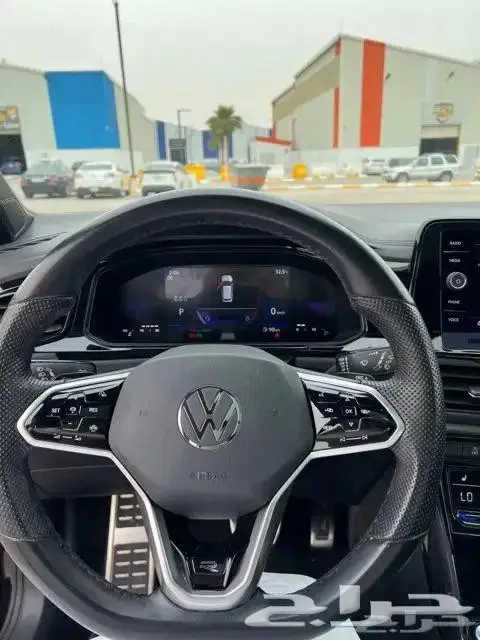 للبيع فولكس فاجن T-ROC 2023 فل كامل R-LIN 10