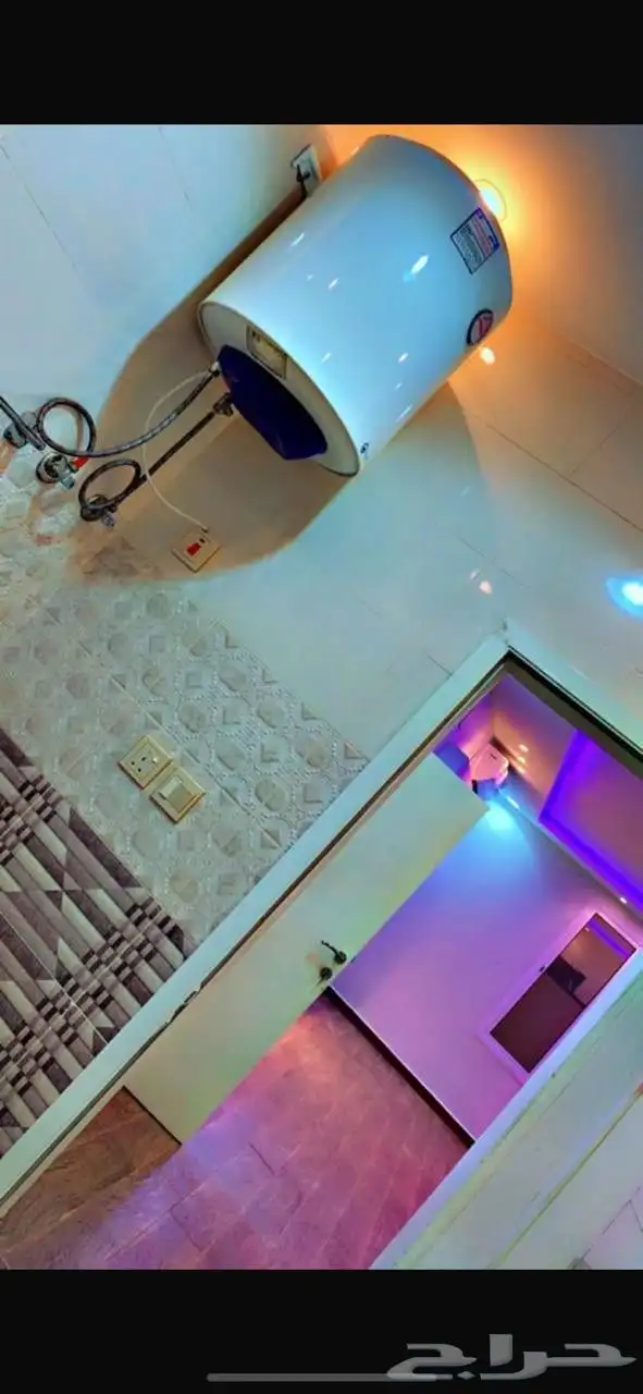 للايجار شقة علوية عوايل بحي الجزيرة 6