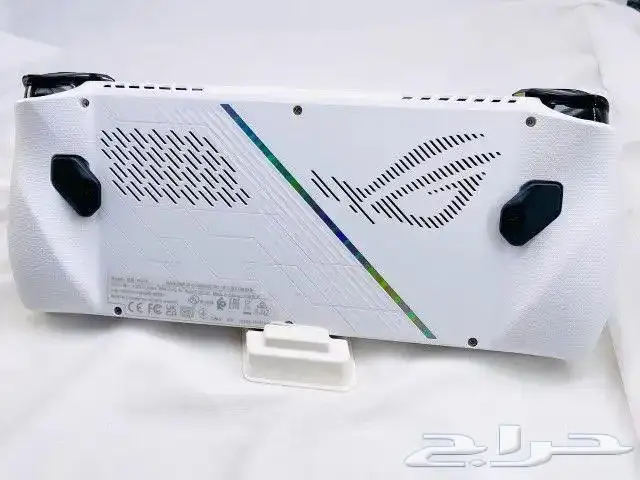 جهاز العاب محمول نظيف معه كرتونه والشاحن 2