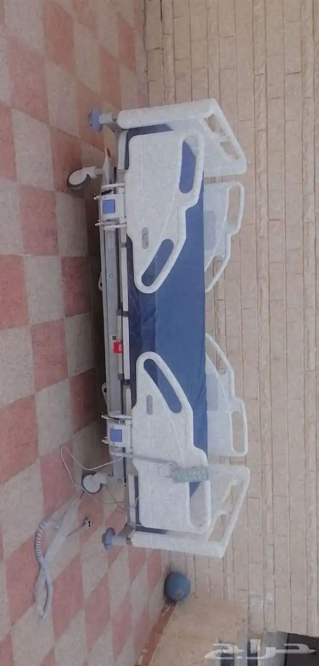 سرير طبي كهربائي 2