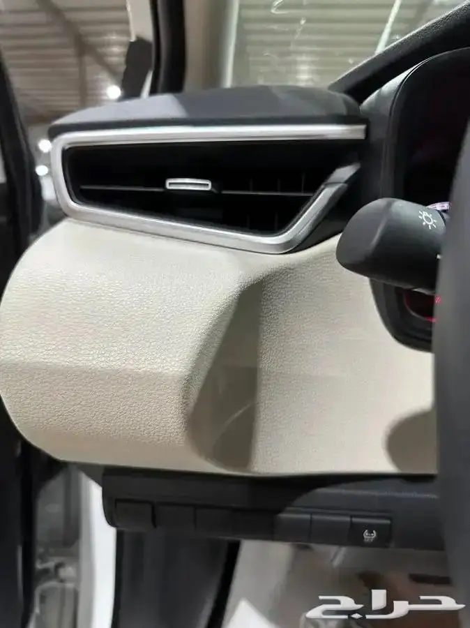 تويوتا كورولا XLI 2.0 طيس بنزين 2025 5