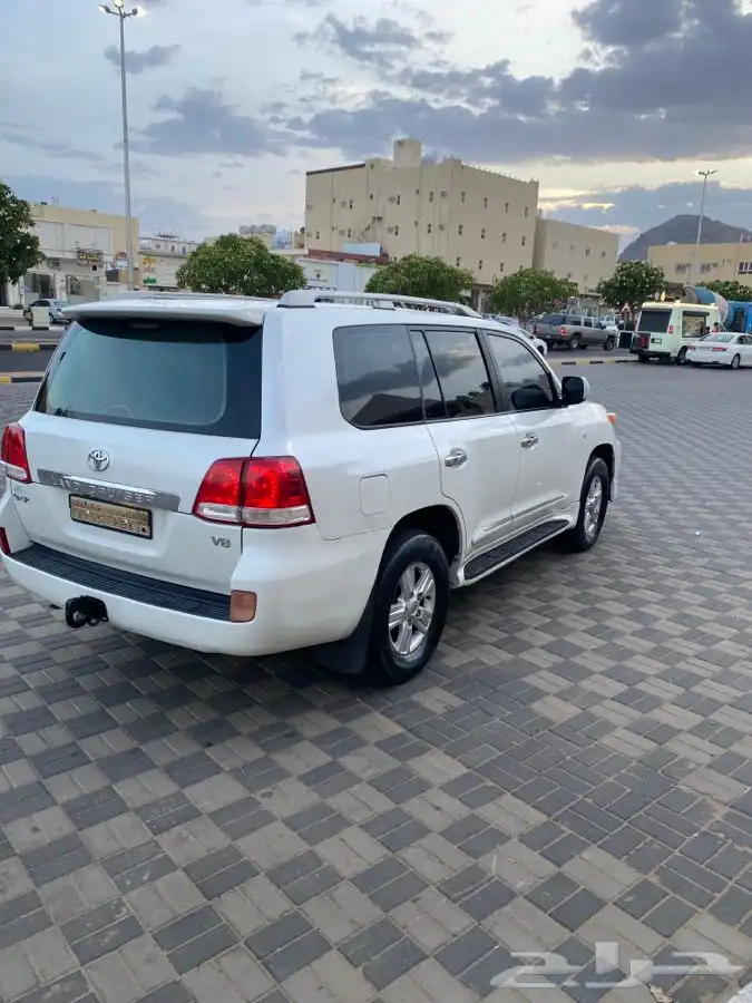 جيب صالون لاندكروزر موديل 2008 مرهم GXR 2015 2
