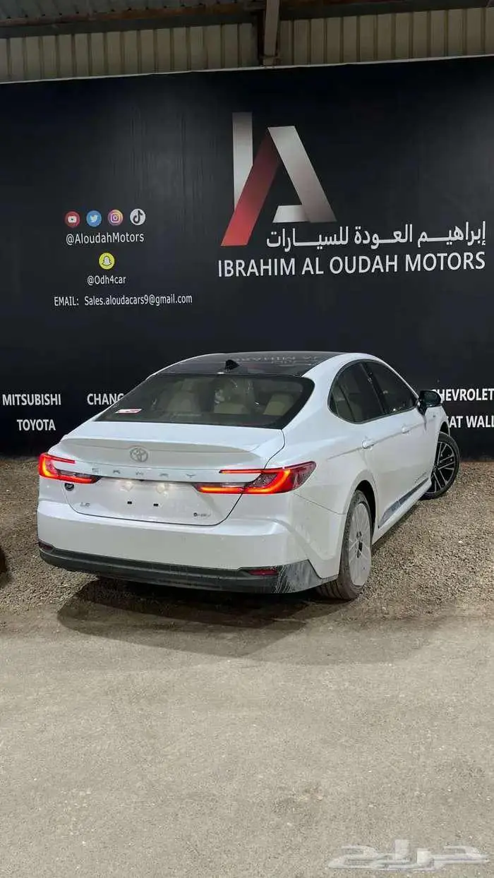 كامري ال اي هايبرد 2025 5