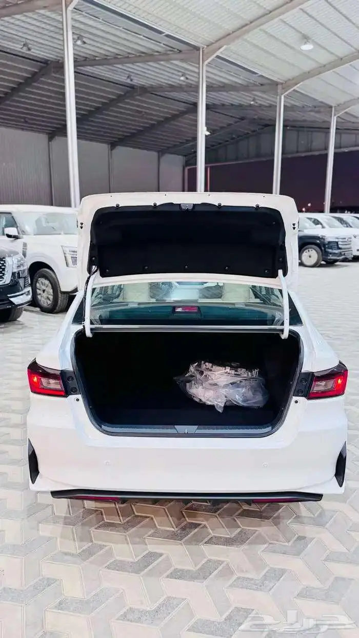 تويوتا يارس بريمي 2025 14
