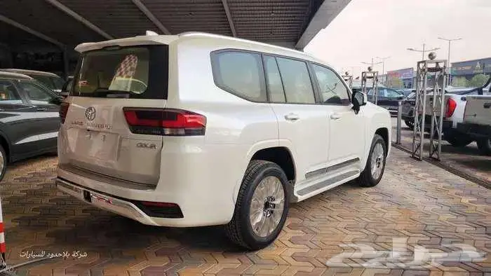 تويوتاجي اكس ار L4 بنزين شاشات خلفيه جلد سعودى2025ابيض واسود 3