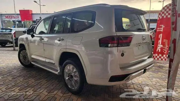 تويوتاجي اكس ار L4 بنزين شاشات خلفيه جلد سعودى2025ابيض واسود 9